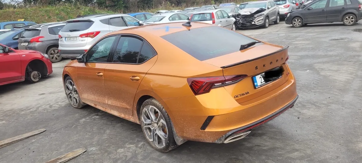 2023 Skoda Octavia VRS *For Parts* - Image 4