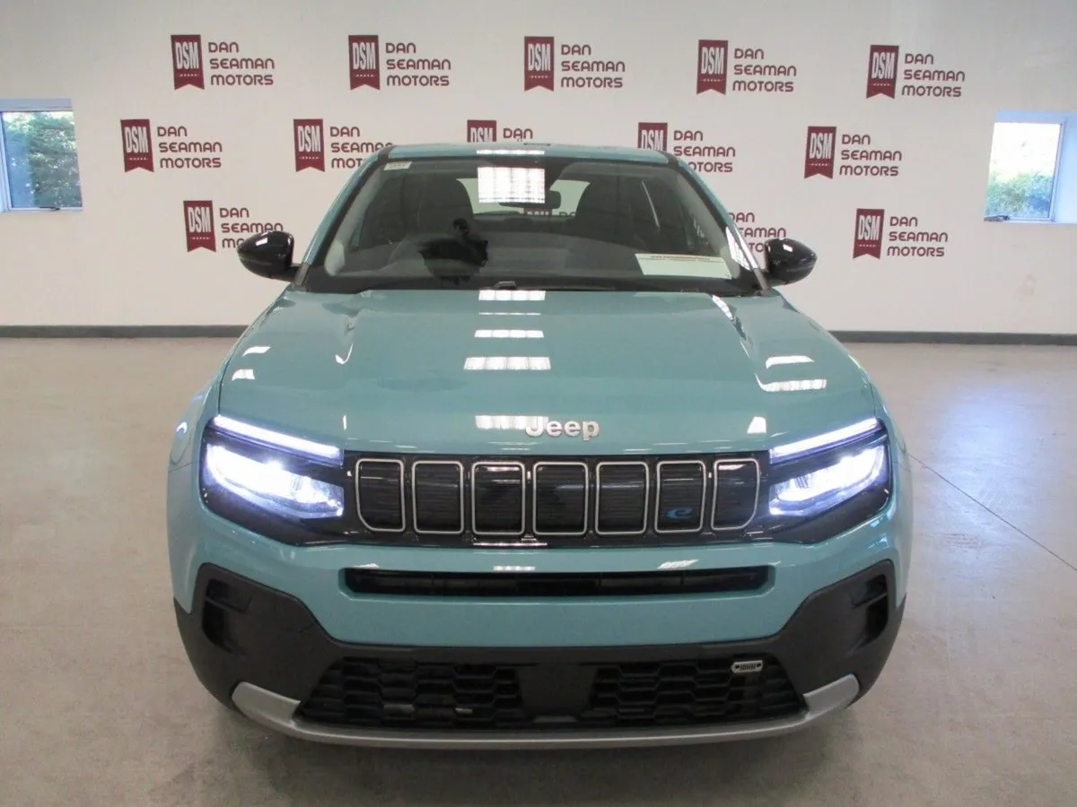JEEP AVENGER ALTITUDE EV- 252 OFFERS  3.9% FINANCE - Image 4