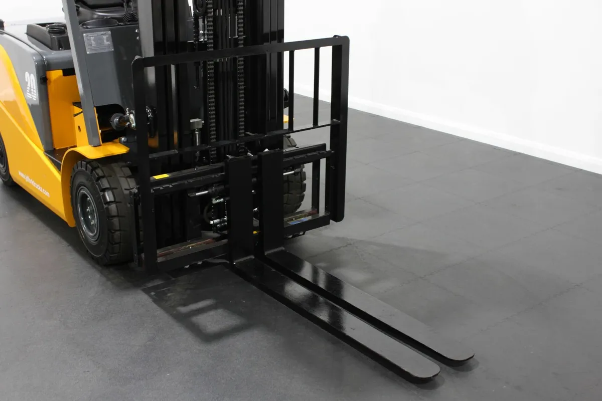 MIMA 2.0T Lithium Electric Forklift - Image 4