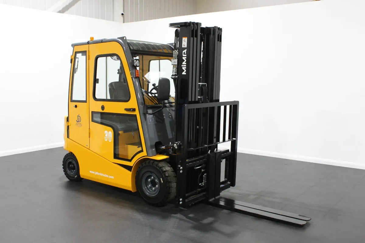 MIMA 3.0T Lithium Electric Forklift Full Cab - Image 1