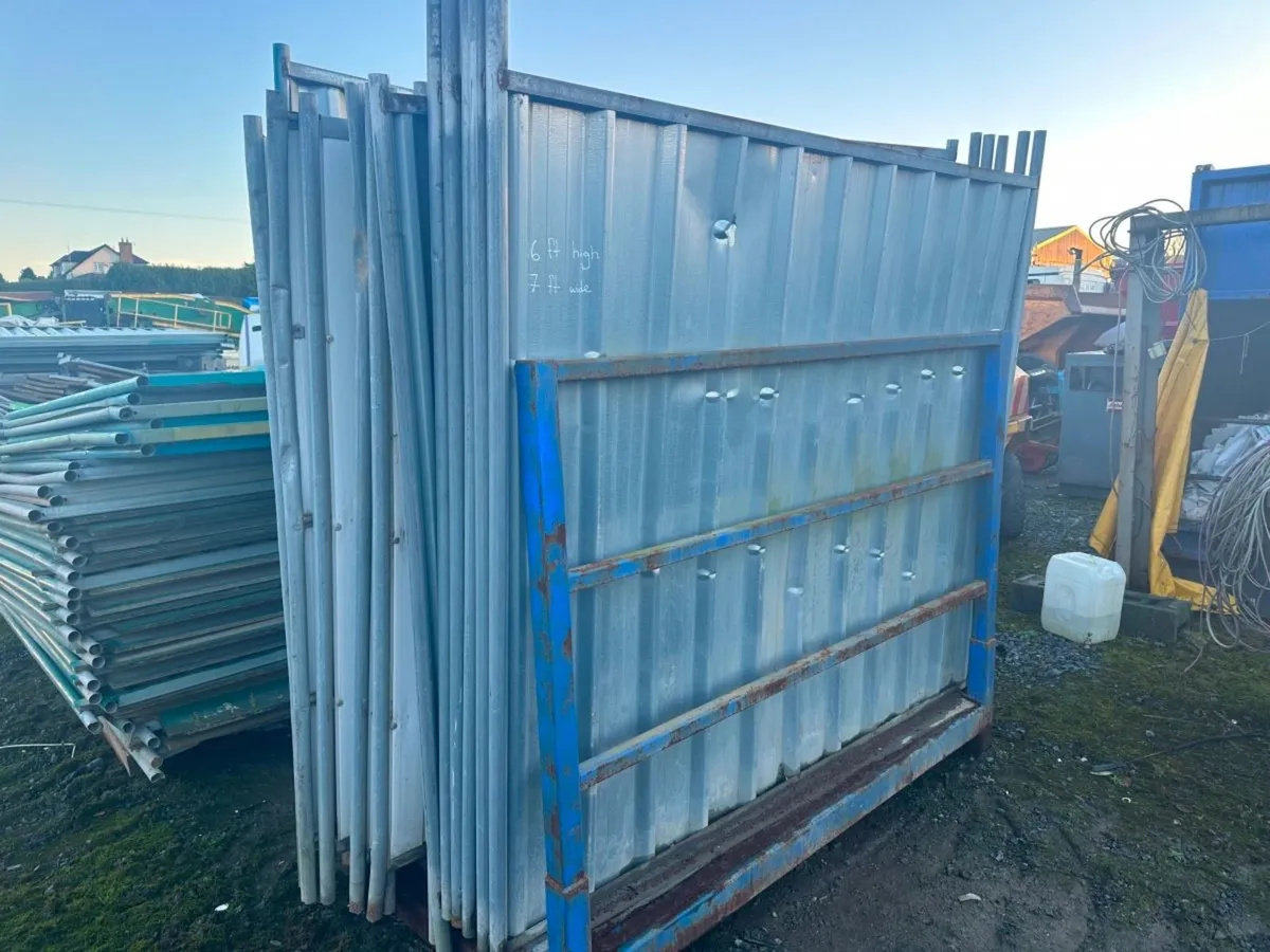 Large quantity of hoarding panels fences - Image 3