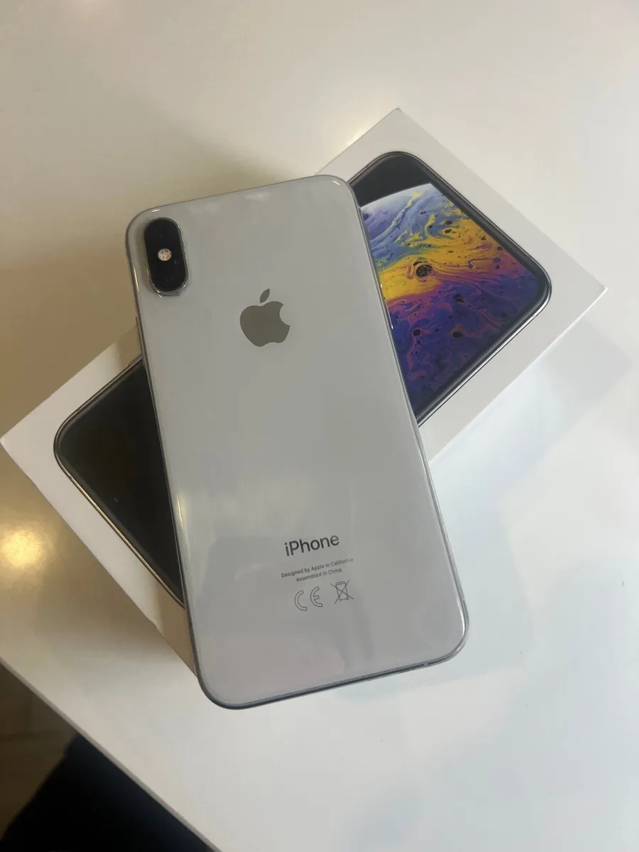 iPhone XS Silver/White 64gb unlocked