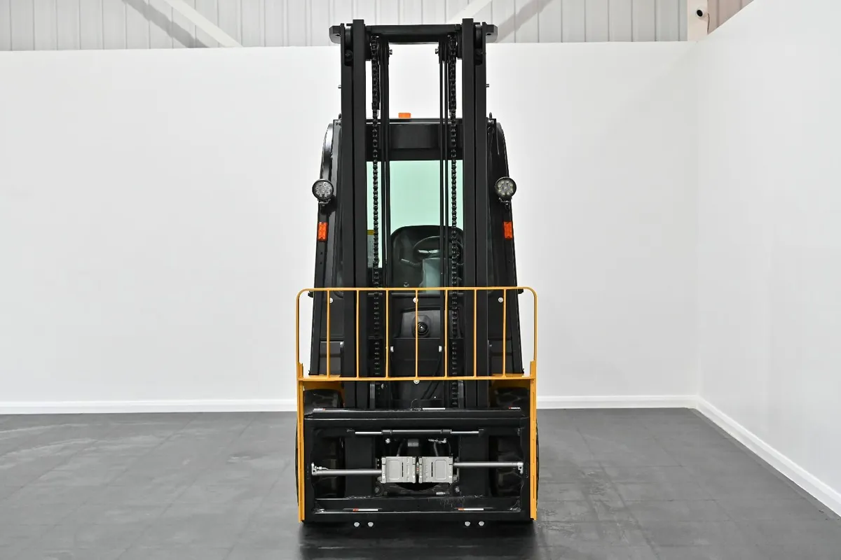 HF30 Hifoune Diesel Forklift-Full Cab-Kubota - Image 4