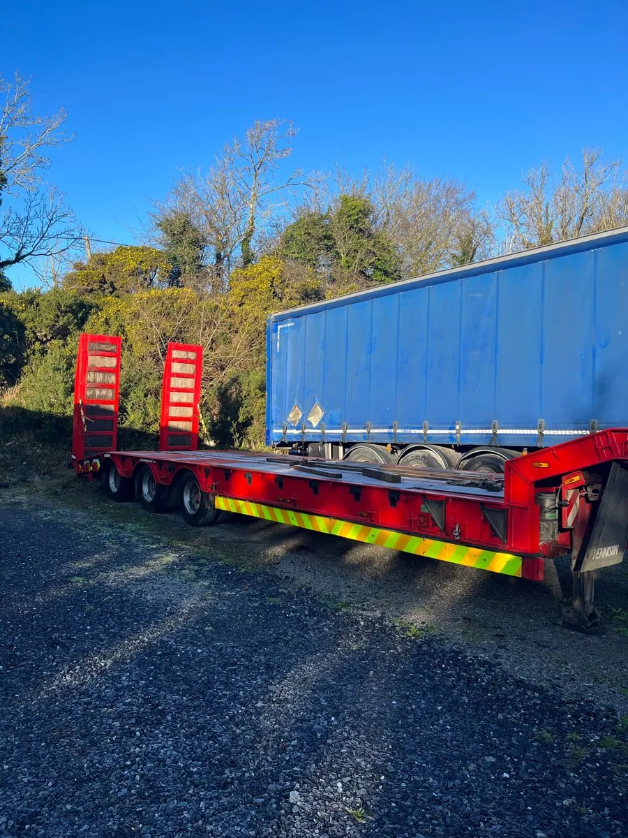 Low loader curtain sider