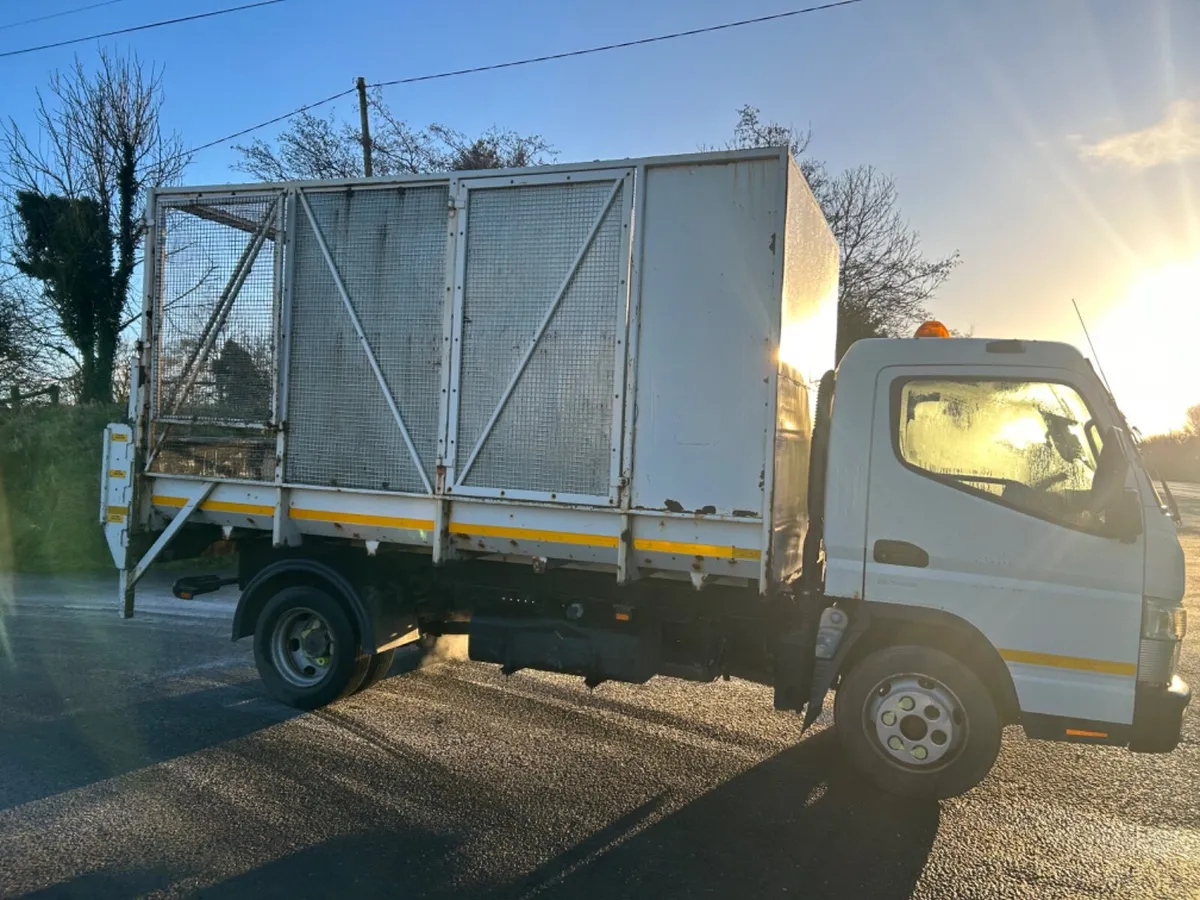 2012 Mitsubishi canter 7.5T caged tipper bin lift - Image 4