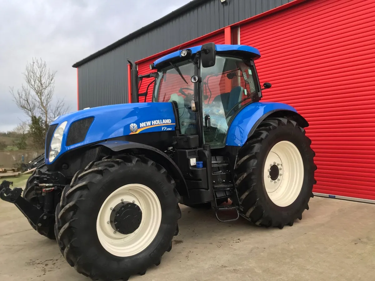 New Holland T7.250 3800 Hours