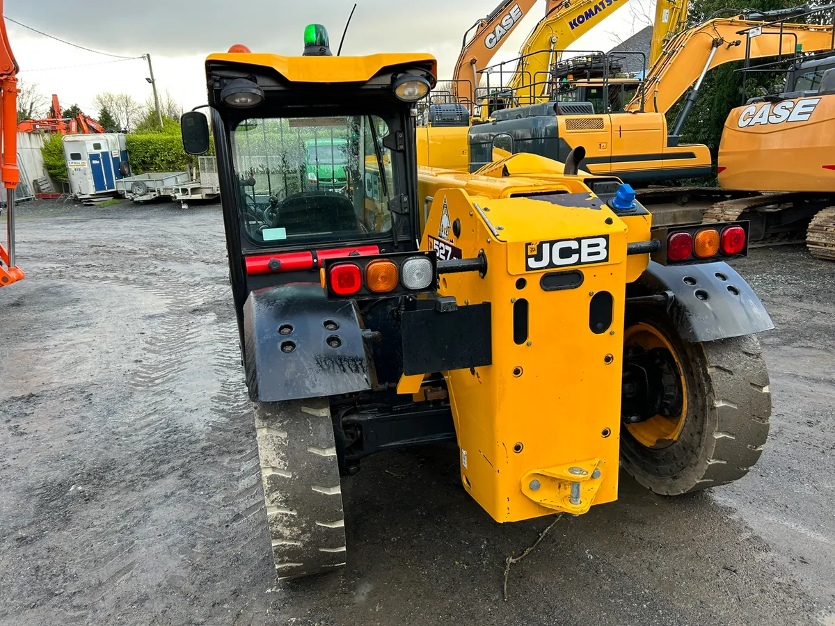 2018 jcb 527-58 waste master(108hp) - Image 2