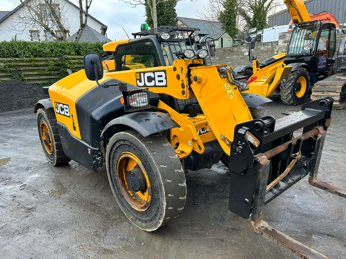 2018 jcb 527-58 waste master(108hp) - Image 3