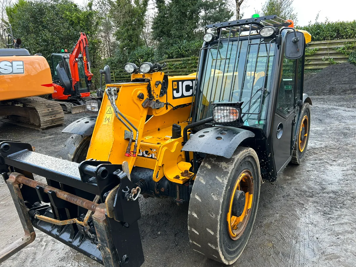 2018 jcb 527-58 waste master(108hp) - Image 4