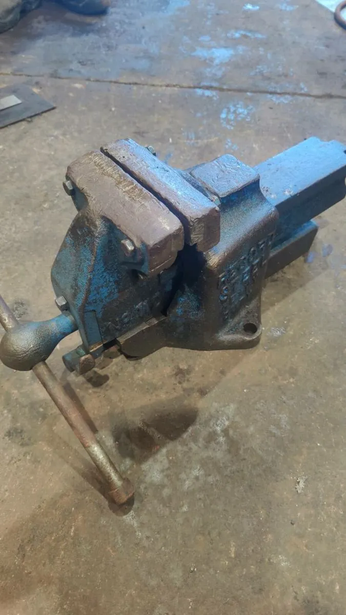 Record 112 6" Bench vice for sale in Co. Cork for €295 on DoneDeal
