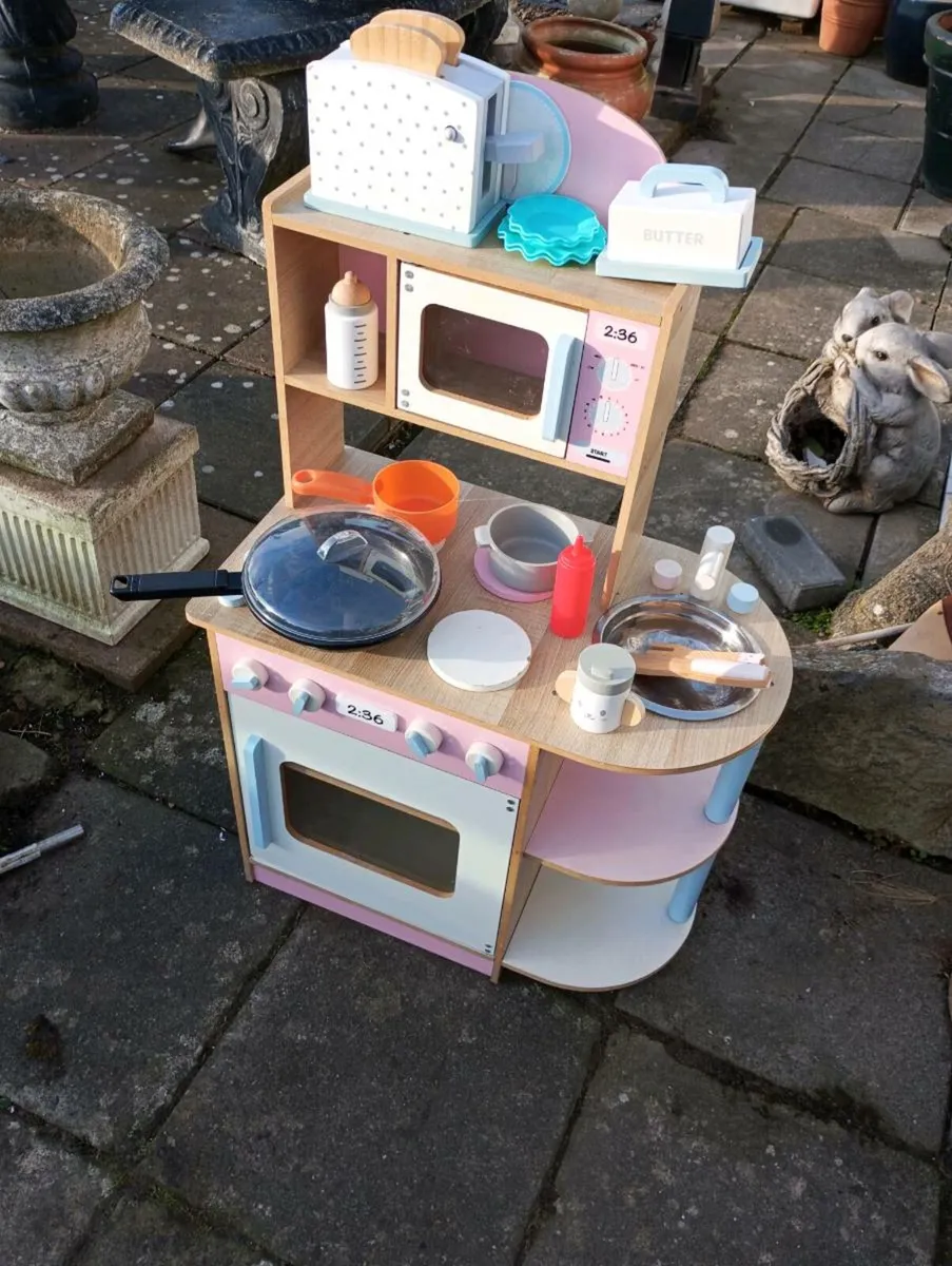 Done deal on sale toy kitchen