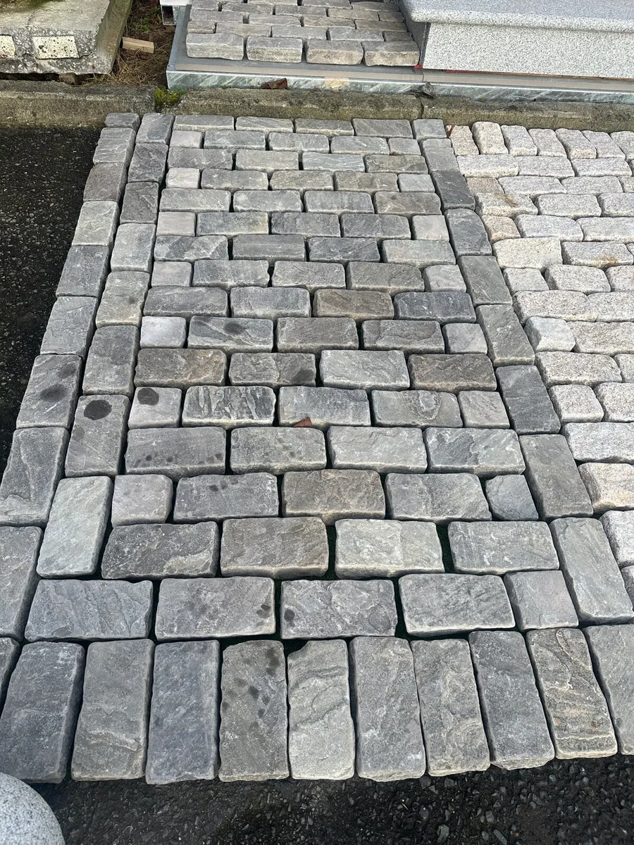 Grey Sandstone cobbles (reclaimed look) - Image 2