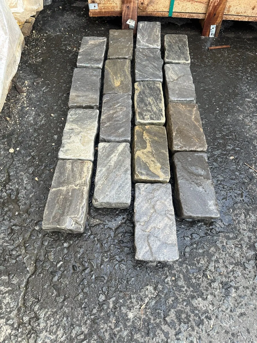 Grey Sandstone cobbles (reclaimed look) - Image 4