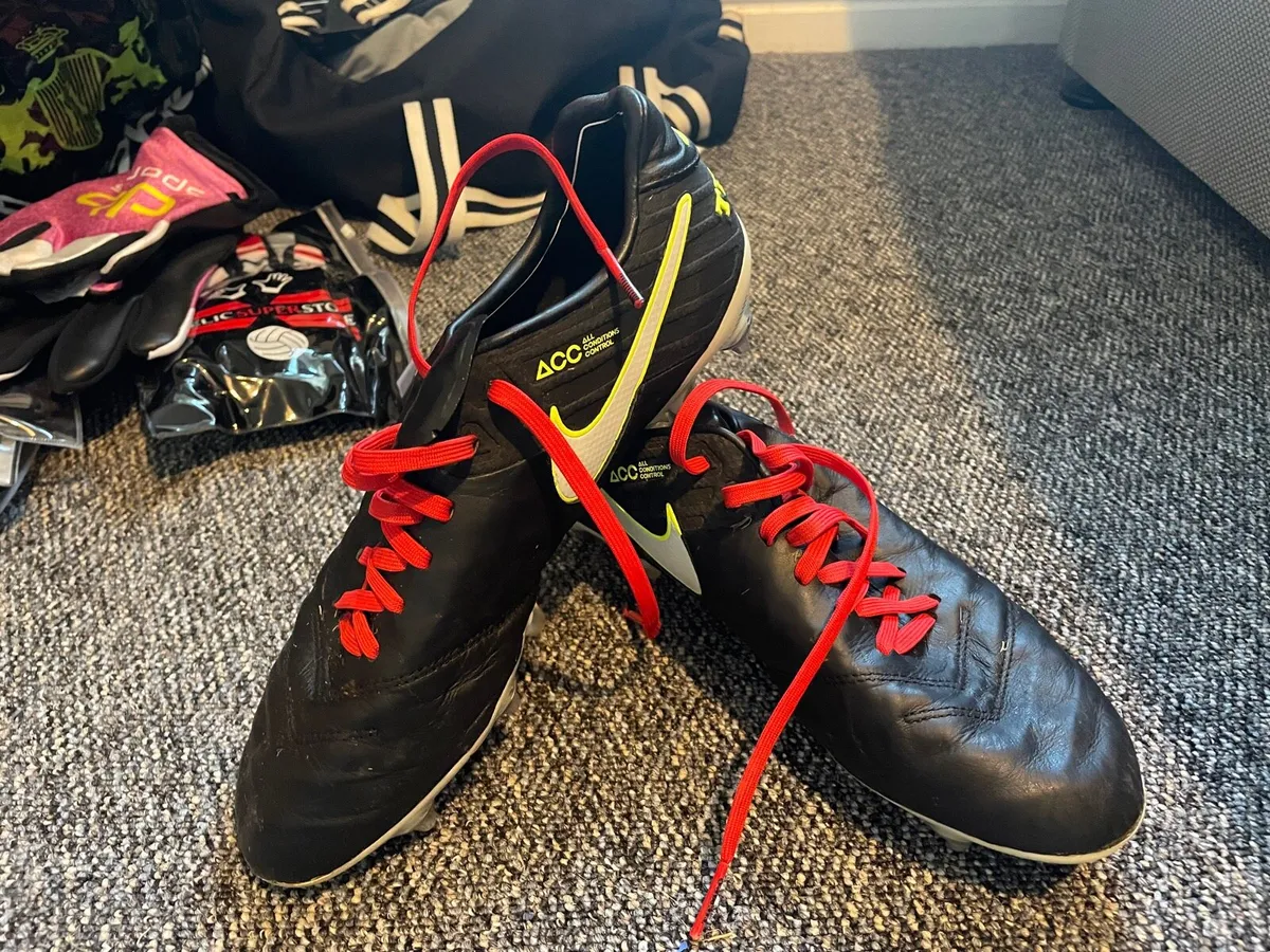 Nb football cheap boots for sale