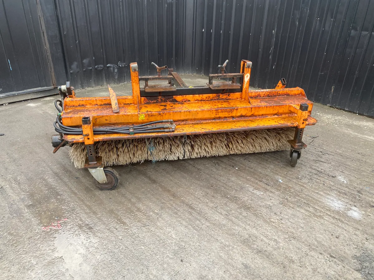 Hydraulic Road Sweeper - Image 1