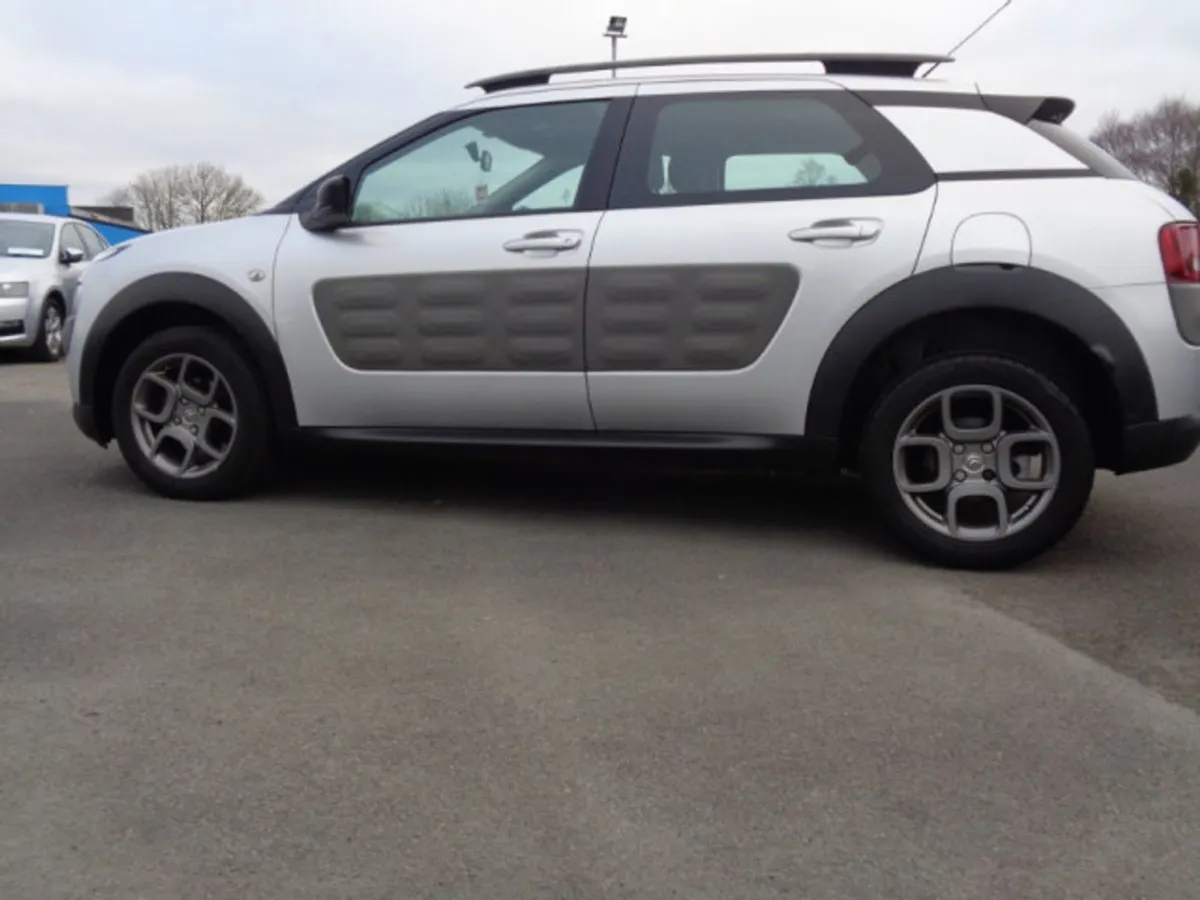 Citroen C4 Cactus Bluehdi100 Feel 5Dr - Image 4