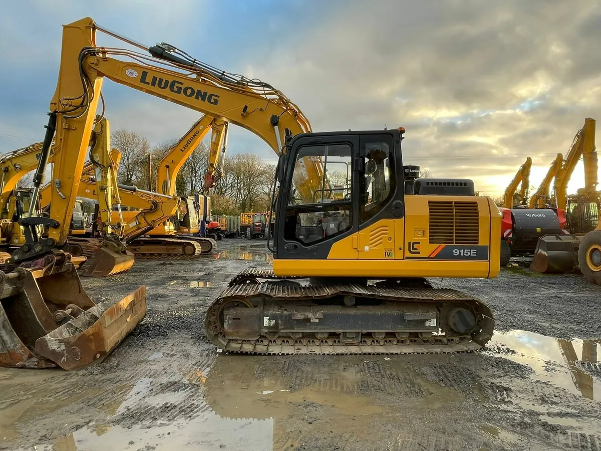 2021 LiuGong 915E Excavator - Image 2