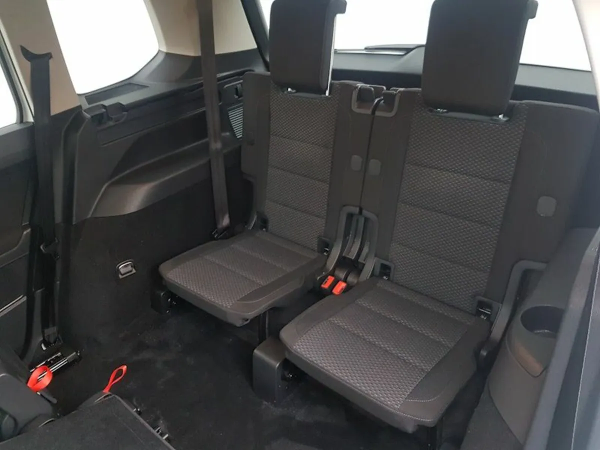 2017 Volkswagen Touran 1.4 Auto HIGHLINE Warranty - Image 2