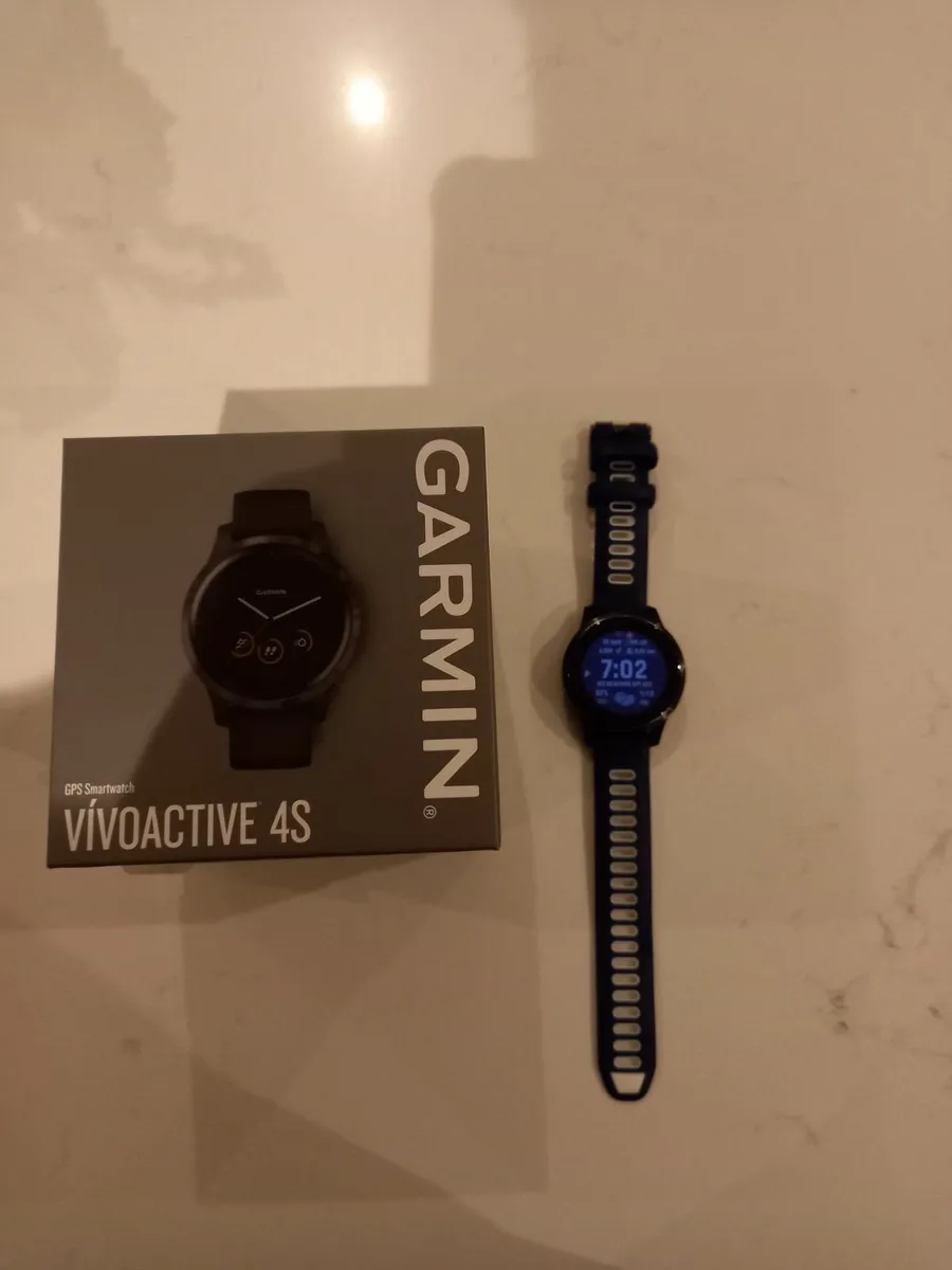 Garmin vivoactive store vs forerunner 735xt