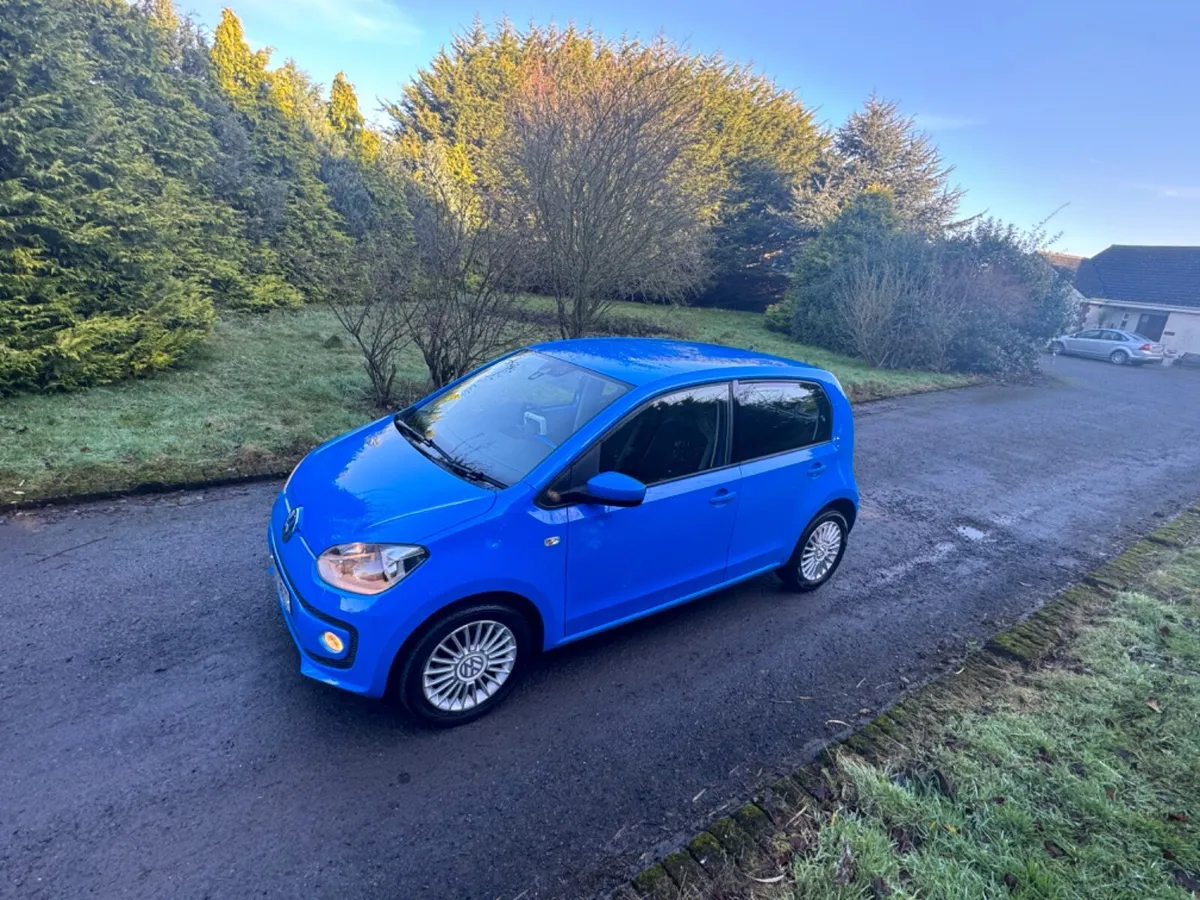 142 VW UP 1.0 AUTO .. HIGH-SPEC - Image 4