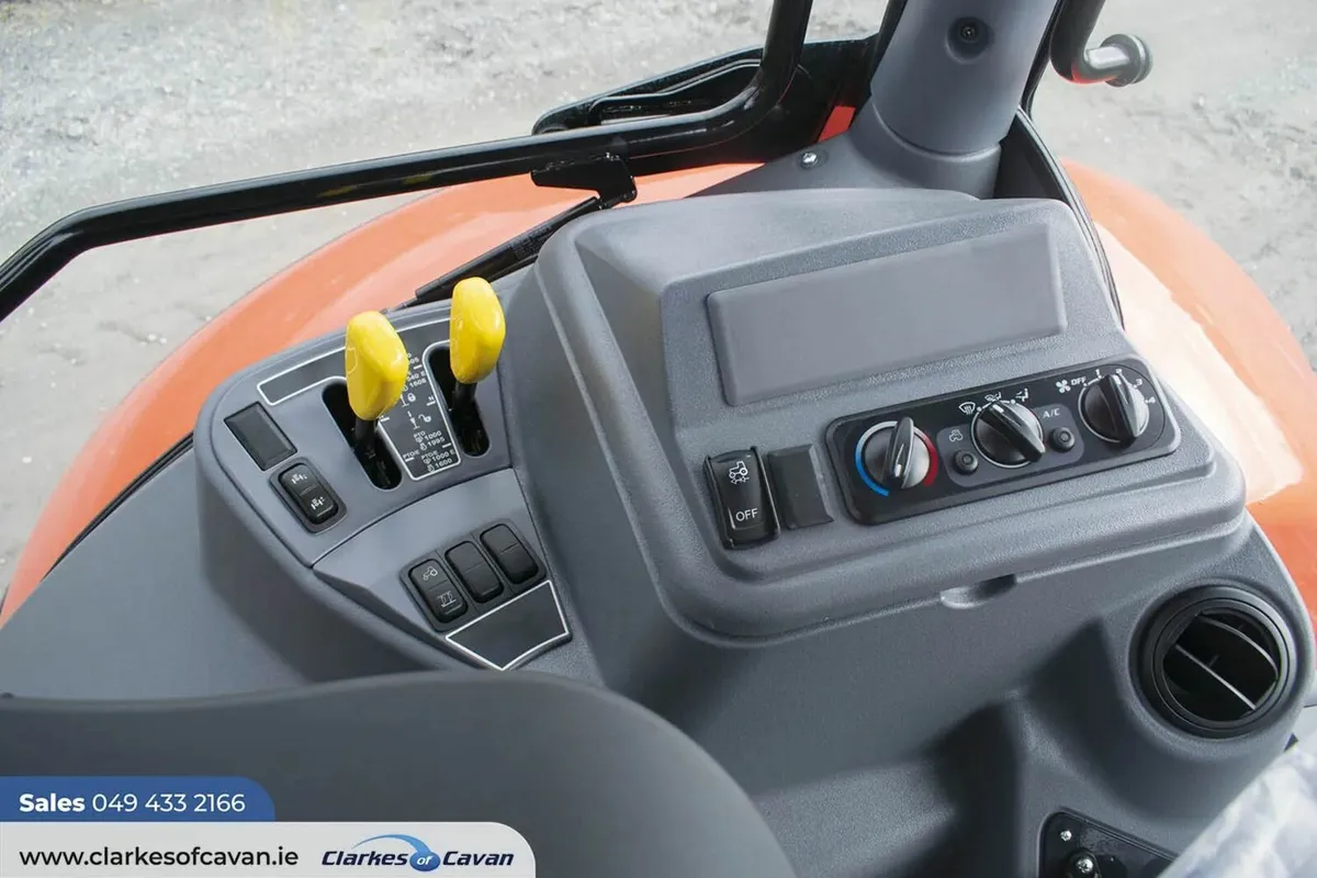 Demo Kubota M7153 Tractor - Image 4
