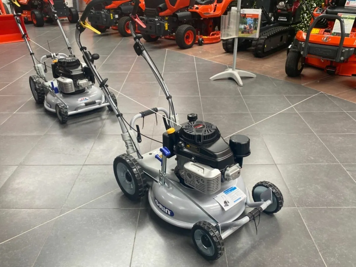 Professional mulching lawnmowers - Image 1