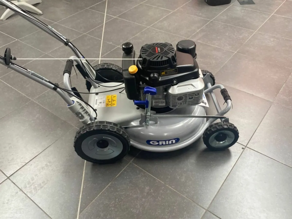 Professional mulching lawnmowers - Image 2