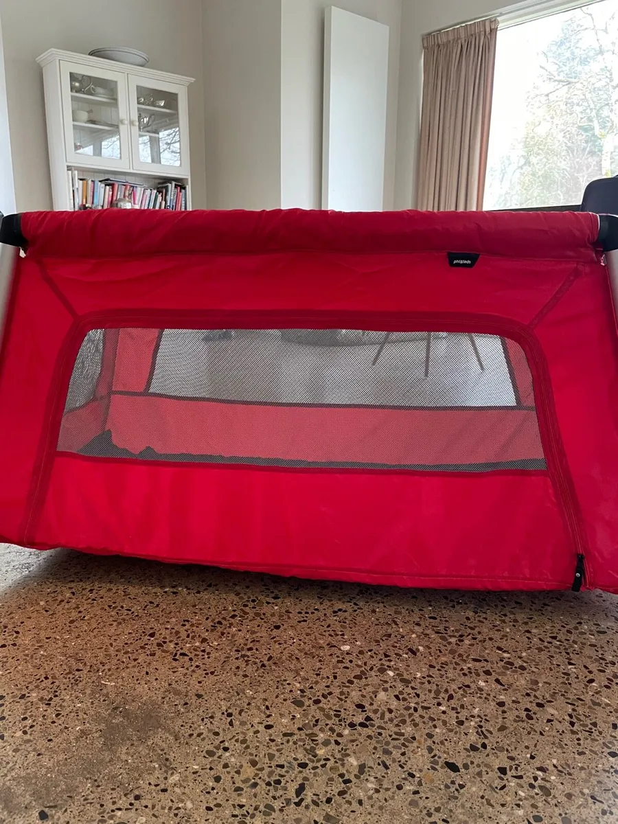 Phil and teds travel hotsell cot red