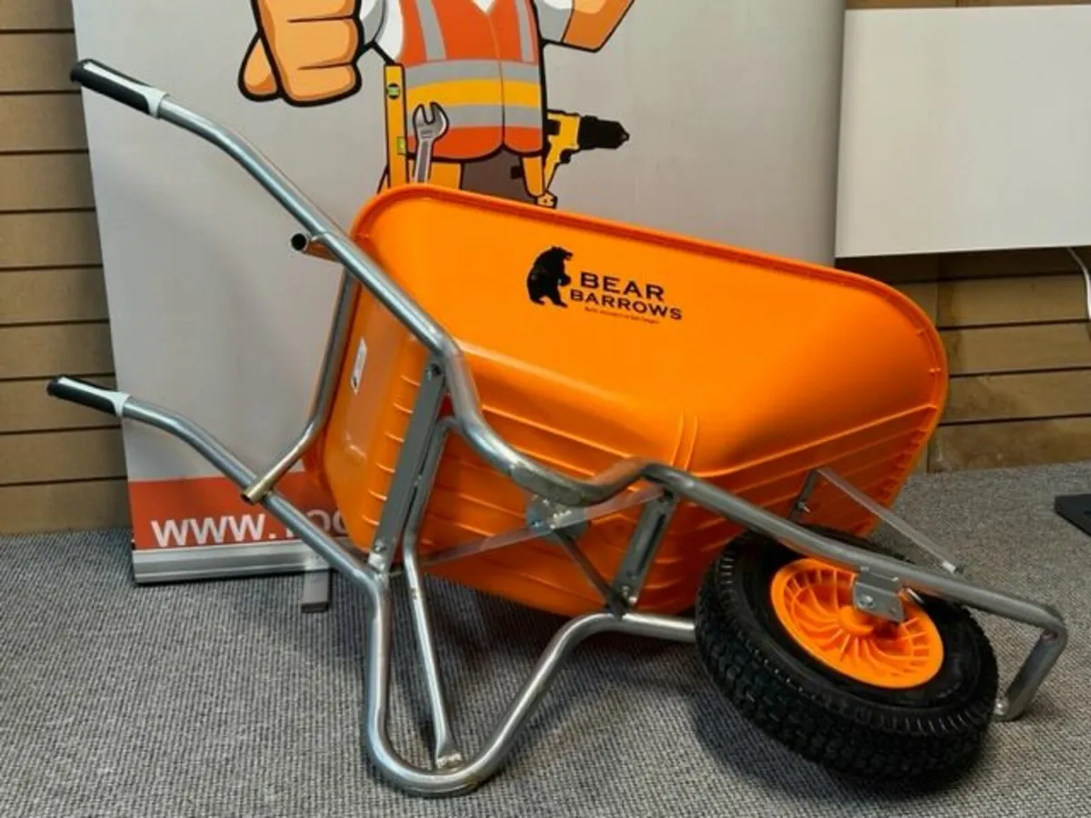 Bear Heavy Duty Contractors Wheelbarrow - Image 3