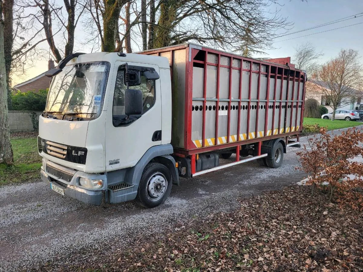 Daf lf 10 ton 18ft cattle truck & decks - Image 1