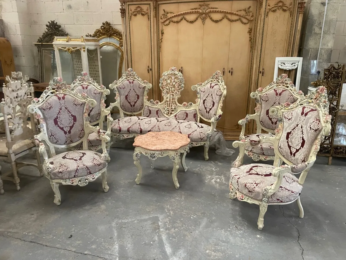 Salon sets ... accepting deposits ... Renaissance - Image 3