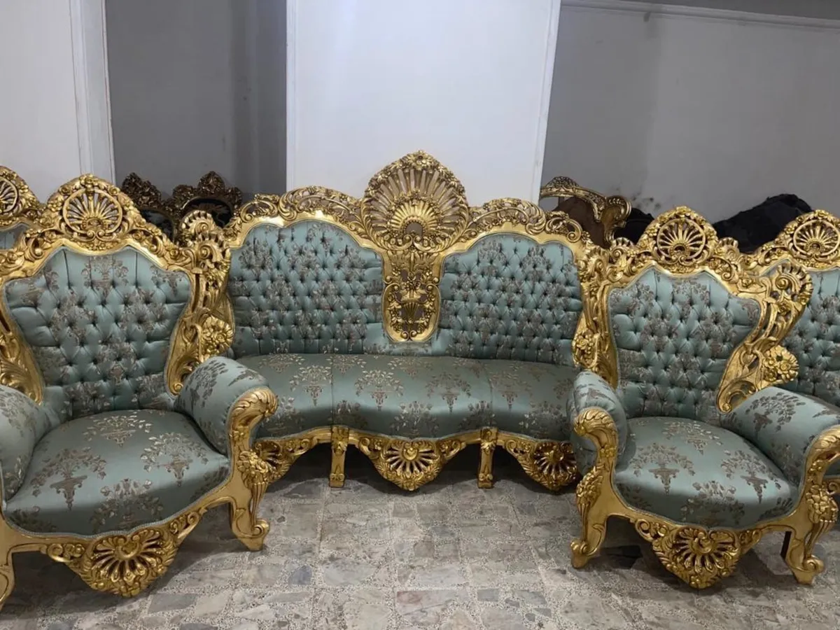 Salon sets ... accepting deposits ... Renaissance - Image 1