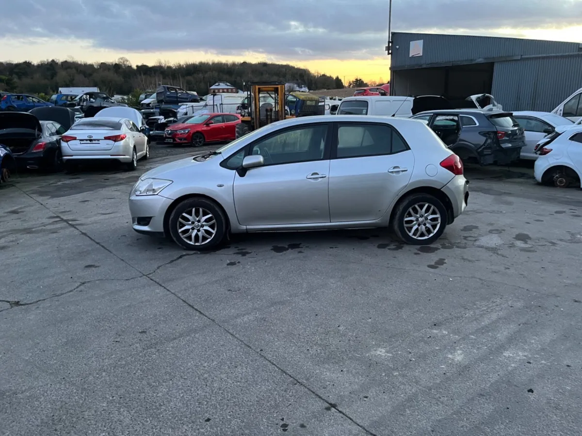 2009 Toyota Auris 1.4 D4D - Image 3