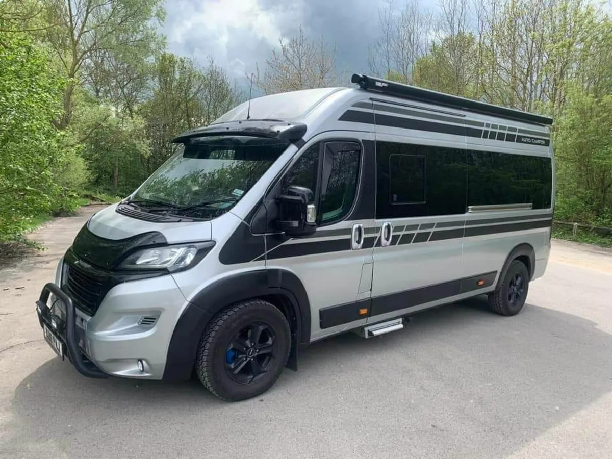 Van Spraying Raptor paint - Image 1