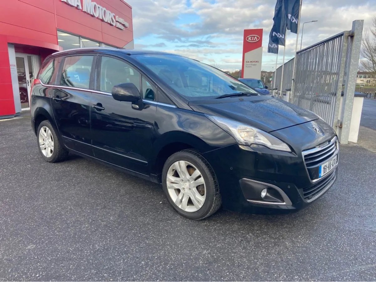 Peugeot 5008 Active 1.6 Blue HDI 120 4 4DR - Image 3