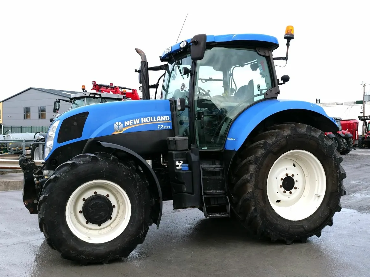 New Holland  T7 200