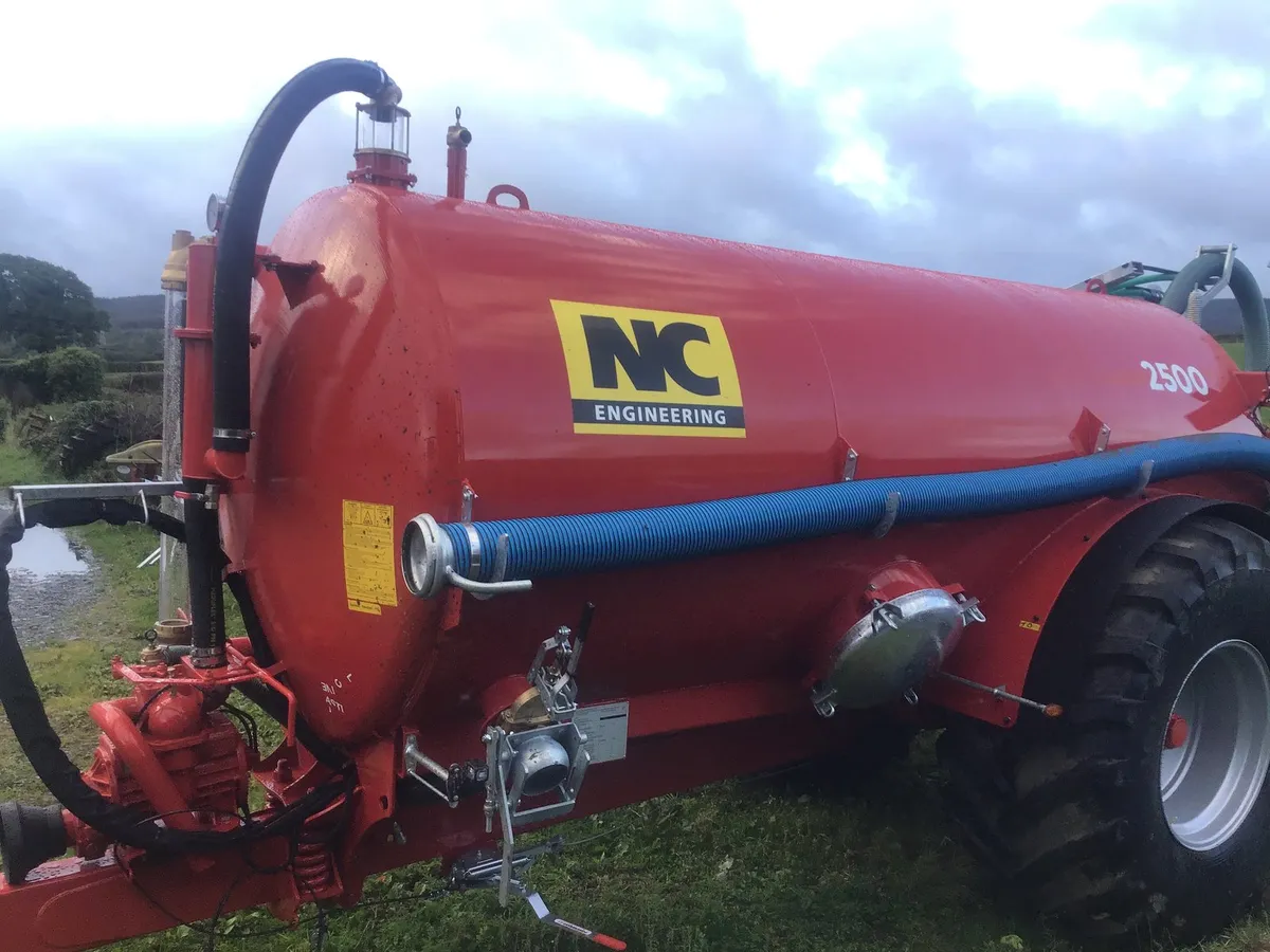 NC Slurry Tanker With Trail and Shoe - Image 1