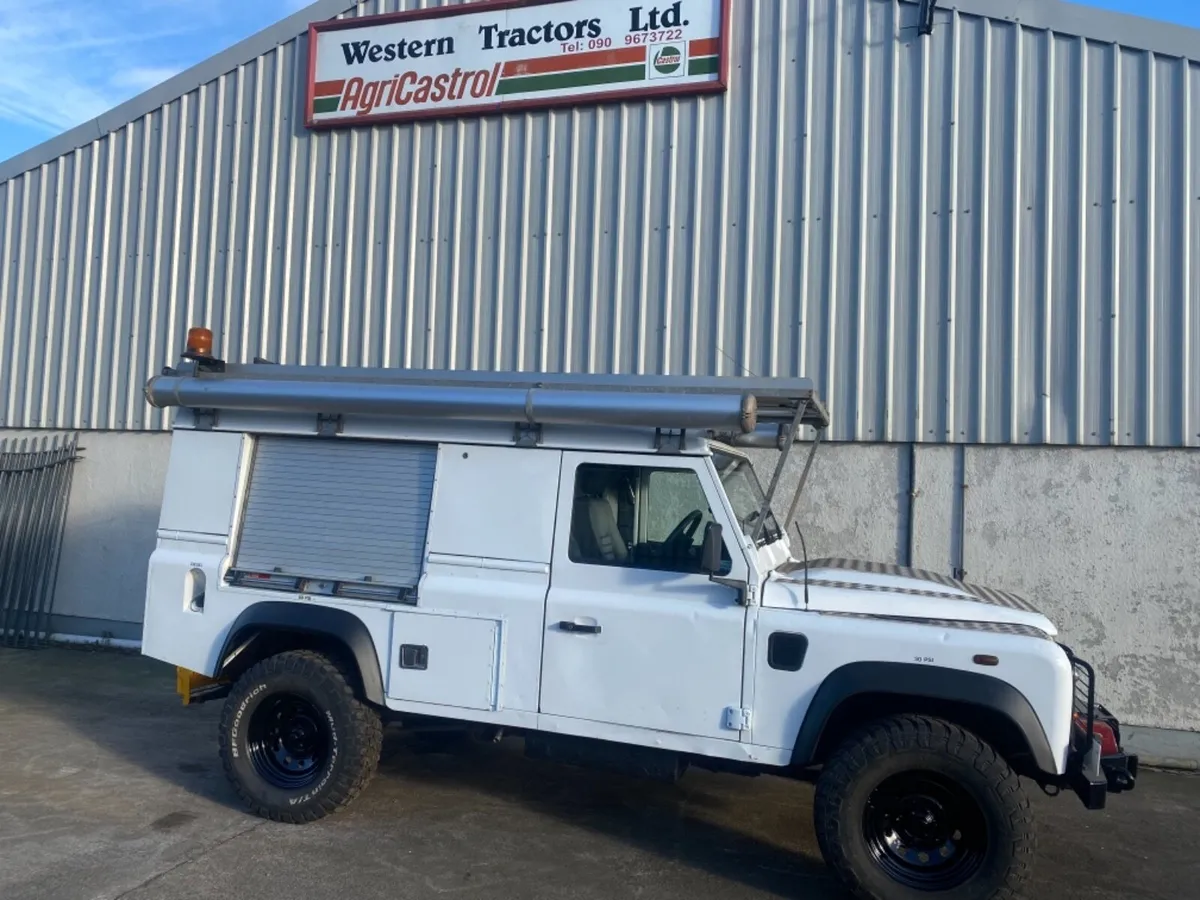 Land Rover defender and - Image 1