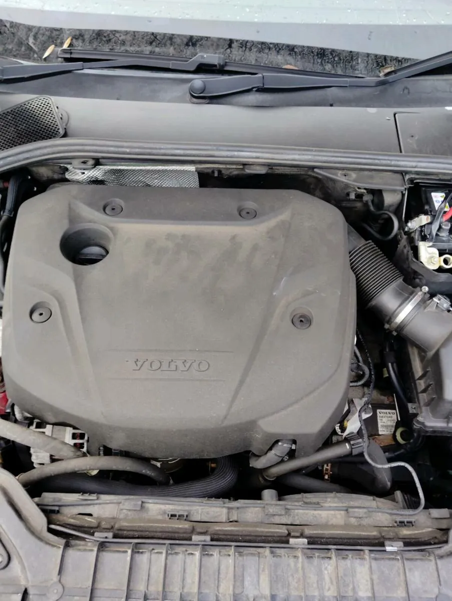 Breaking Volvo v60 d4 2016 2.0d - Image 4