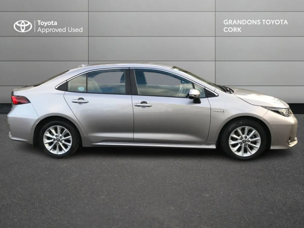 Toyota Corolla HYB Luna Saloon 4DR Auto Hybrid - Image 3