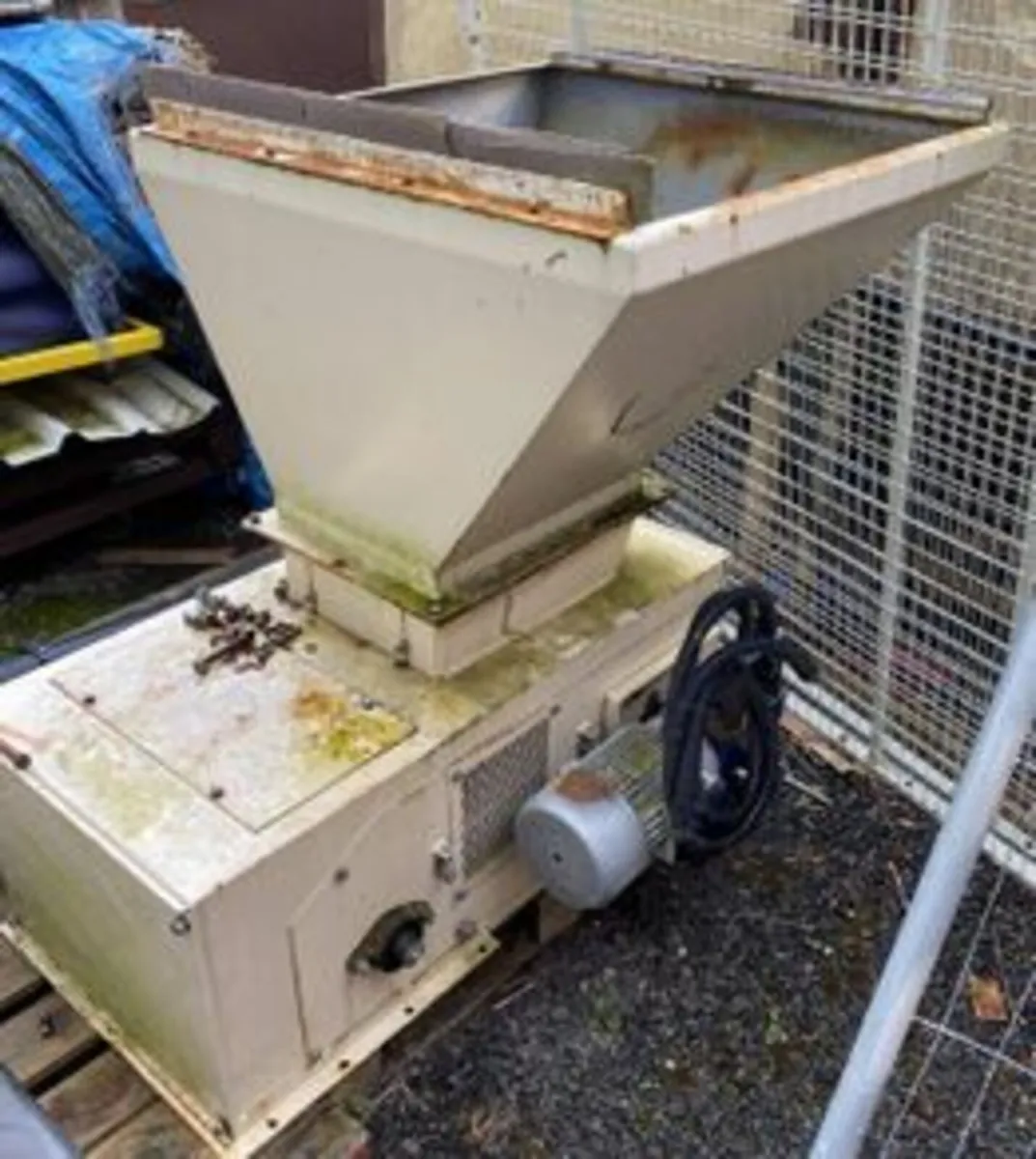 Belt Feed Conveyor, approx. 330mm x 650mm centres