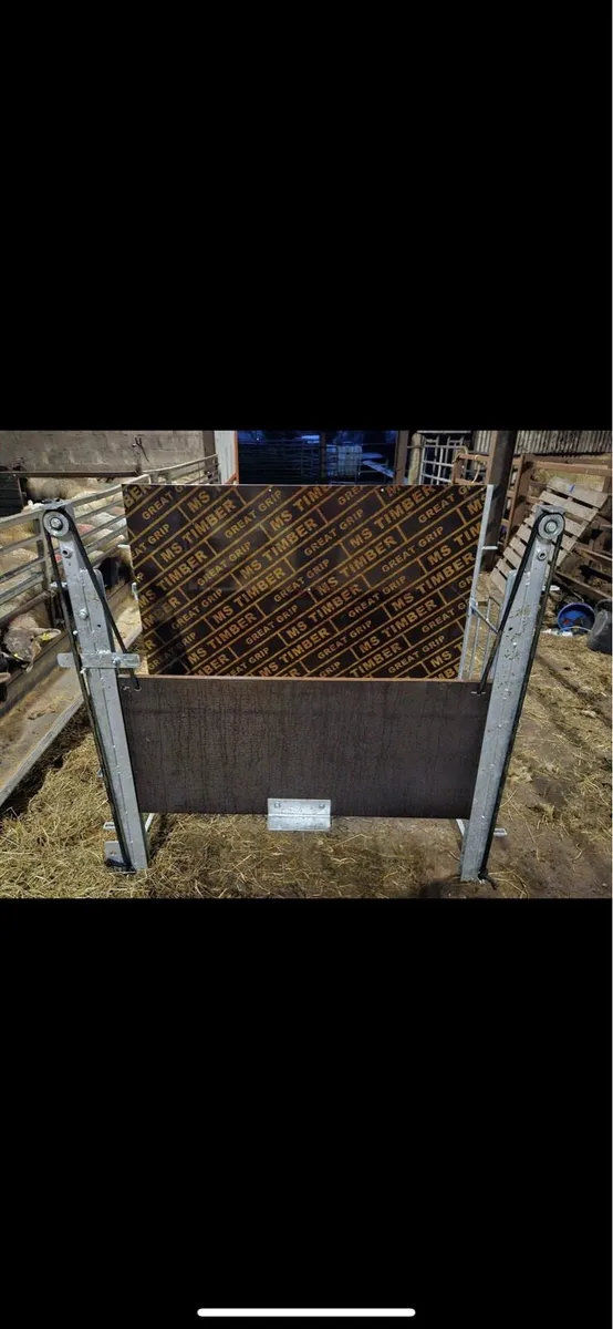 Sheep Shearing  crates - Image 3