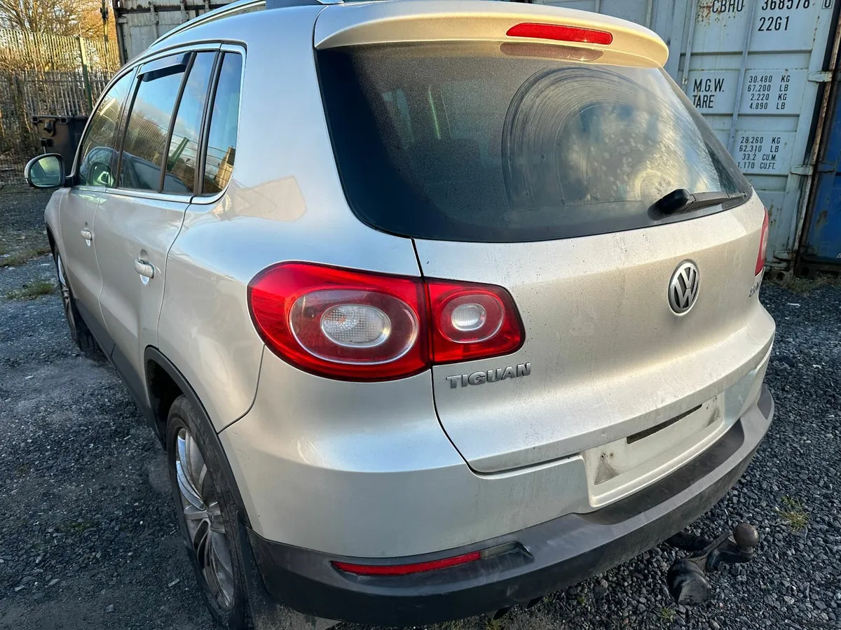 09 VOLKSWAGEN TIGUAN  2.0 TDI (CBA) FOR BREAKING - Image 4
