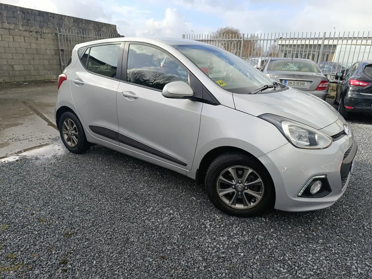 2015 Hyundai i10 1.0 deluxe - Image 2