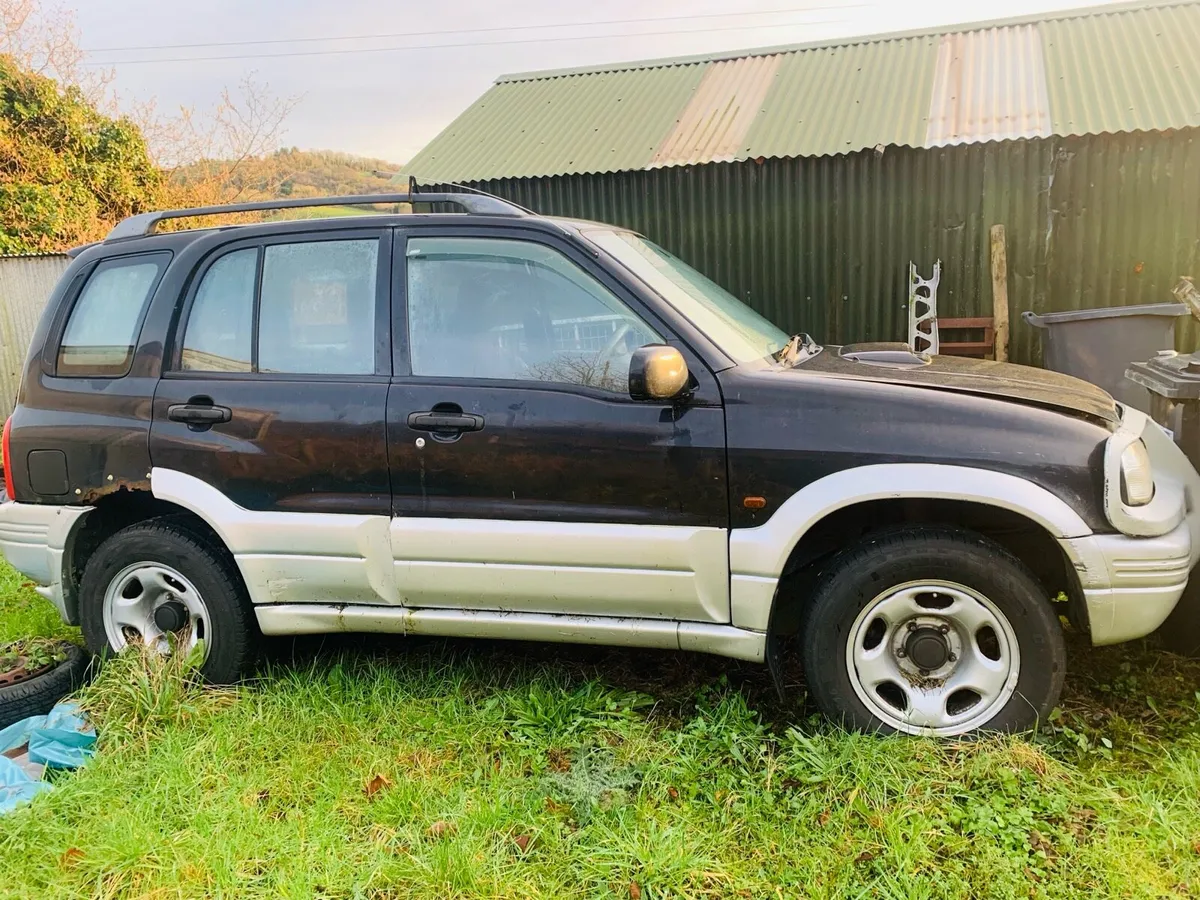 Suzuki Grand Vitara Breaking