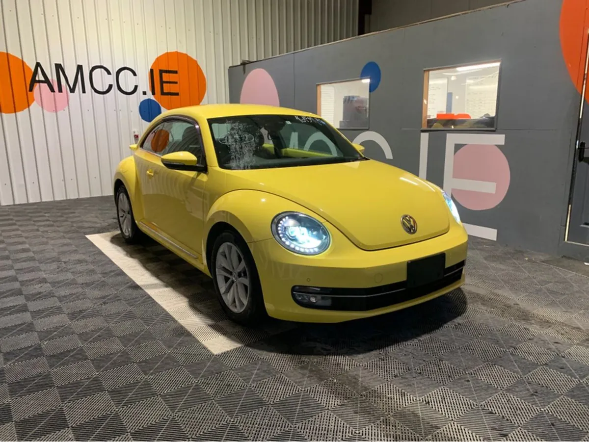 Volkswagen Beetle Leather Seats  / Reverse Camera - Image 1