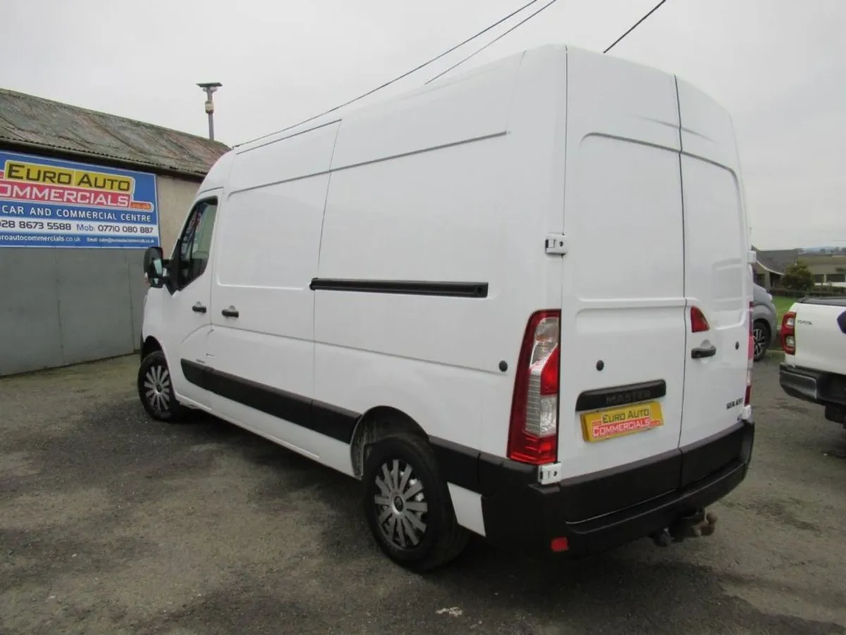 Renault Master 2.3 Mm35 Business DCI 135 BHP - Image 2