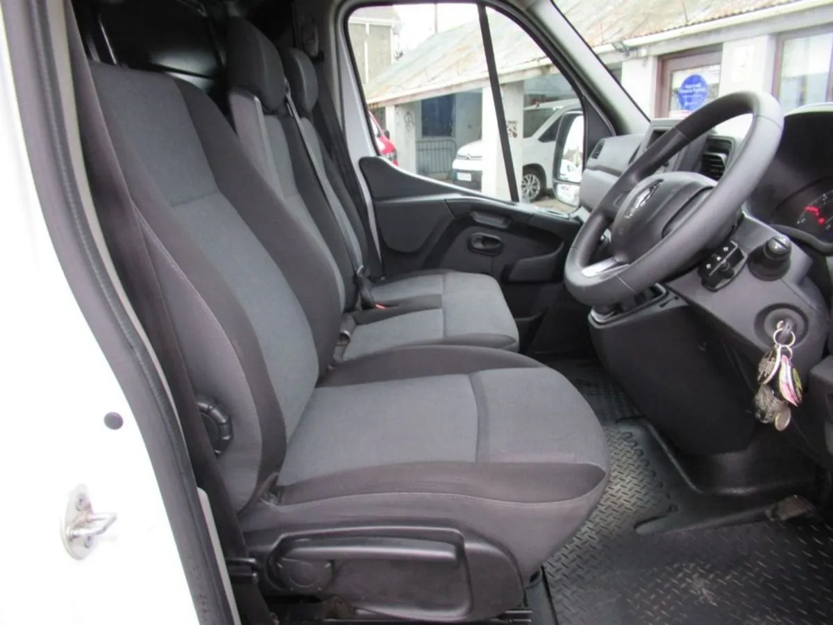 Renault Master 2.3 Mm35 Business DCI 135 BHP - Image 3