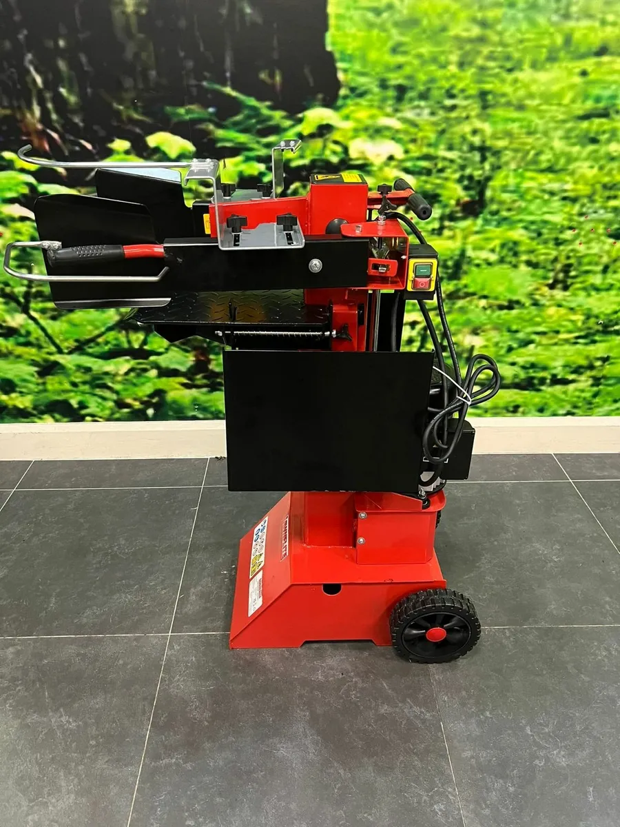 Lawnflite LS83000EV 8 Ton Vertical Log Splitter for sale in Co. Donegal