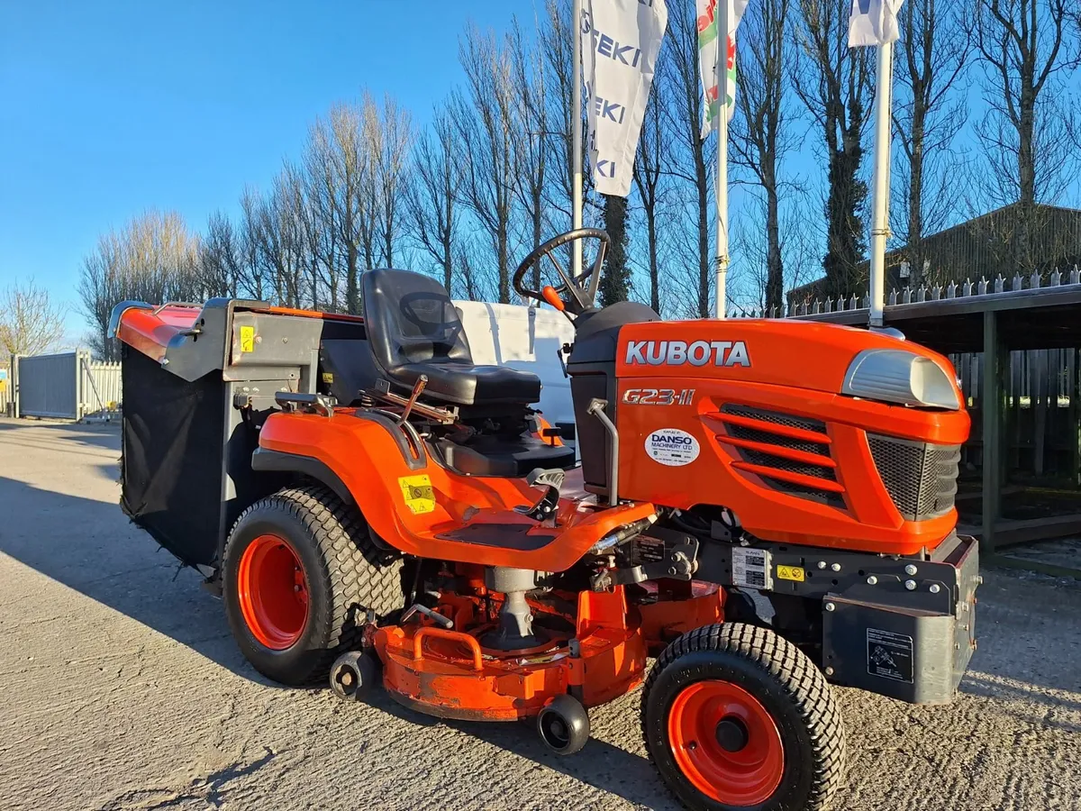 Kubota G23 ride on mower